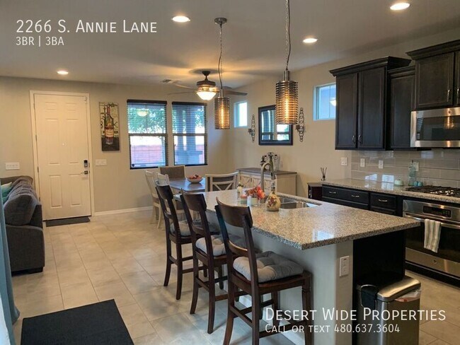 2266 S Annie Ln Gilbert, AZ 85295 photo 5