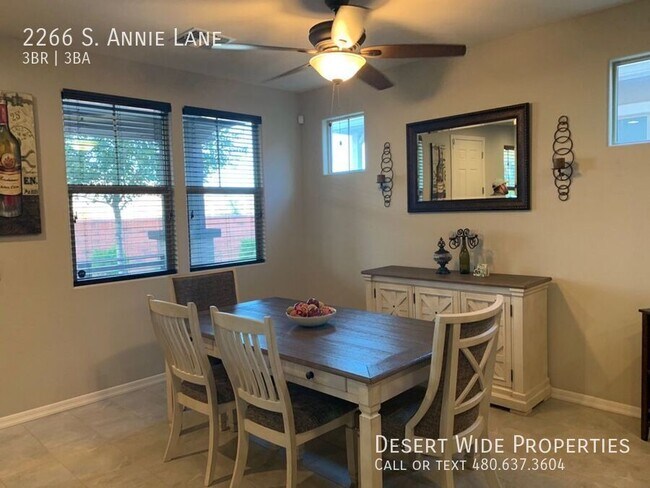 2266 S Annie Ln Gilbert, AZ 85295 photo 3
