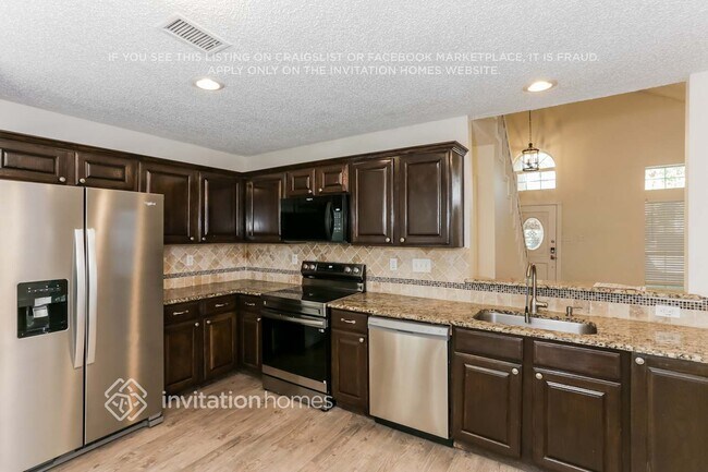 1010 Silver Spruce Drive, Arlington, TX 76001 photo 4