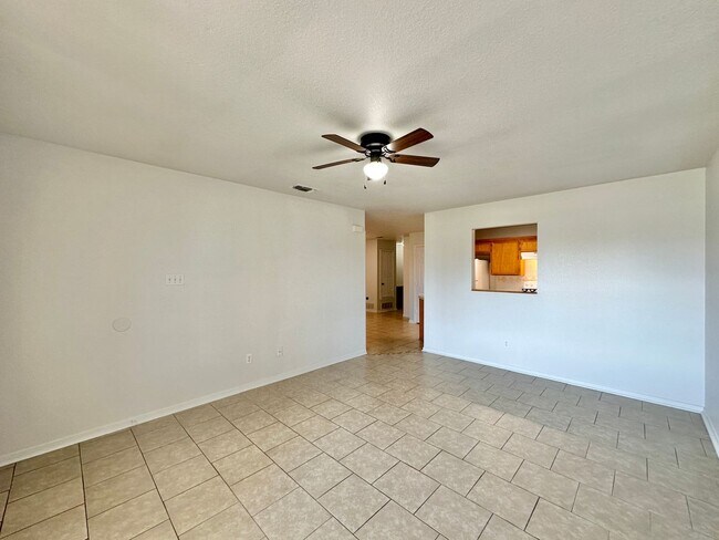 2608 Seabiscuit Dr Killeen, TX 76549 photo 2