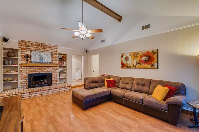 5718 Sagebrush Trail Arlington, TX 76017 photo 4
