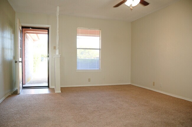 1118 N Nolan River Rd Cleburne, TX 76033 photo 3