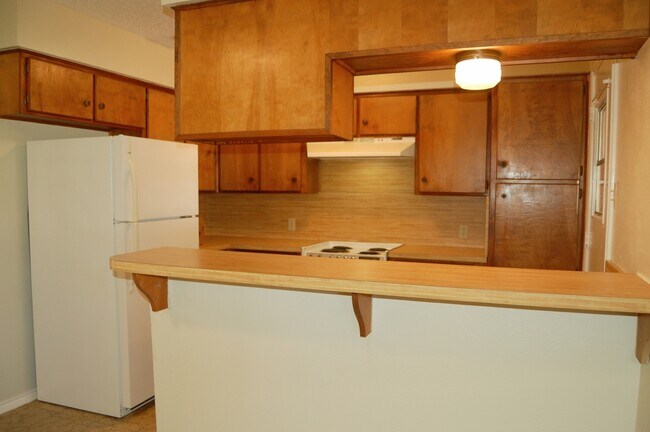1118 N Nolan River Rd Cleburne, TX 76033 photo 4