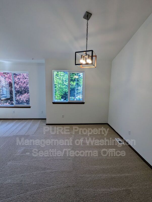 7902 Delridge Way SW photo 3