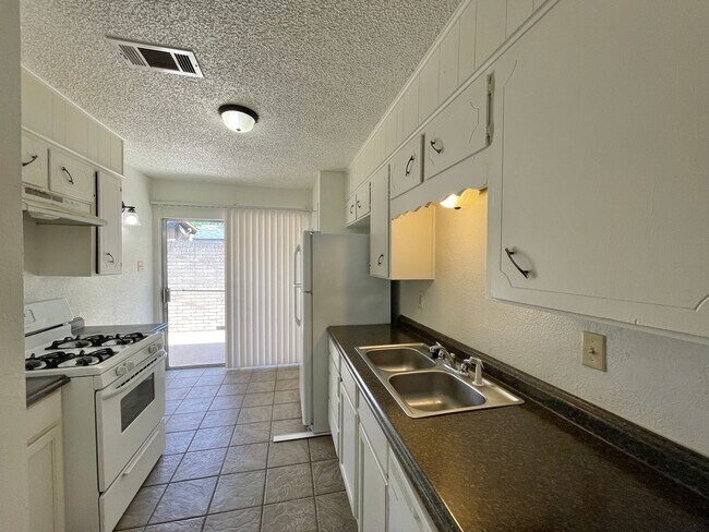 2216 Silverway Dr Killeen, TX 76549 photo 5