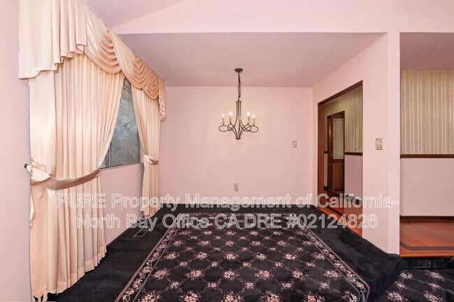 1639 Calavaras Dr Santa Rosa, CA 95405 photo 5