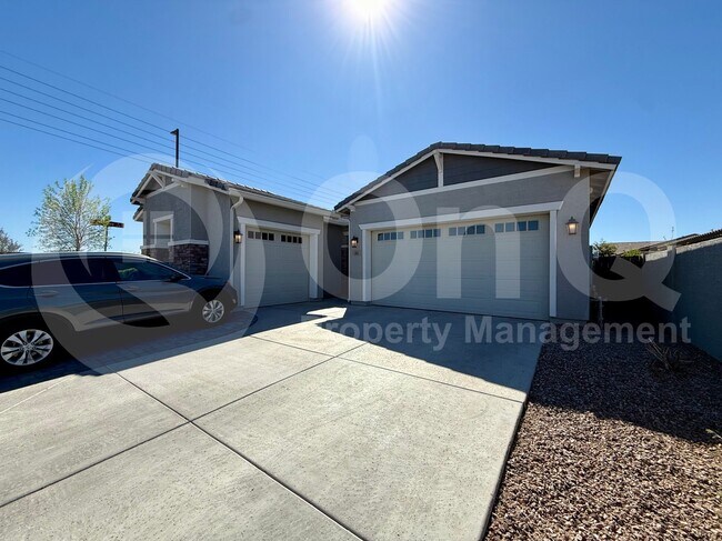 261 E Virgo Pl Chandler, AZ 85249 photo 2