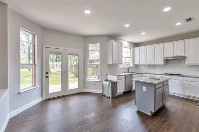 3825 Misty Glen Ct Bedford, TX 76021 photo 3