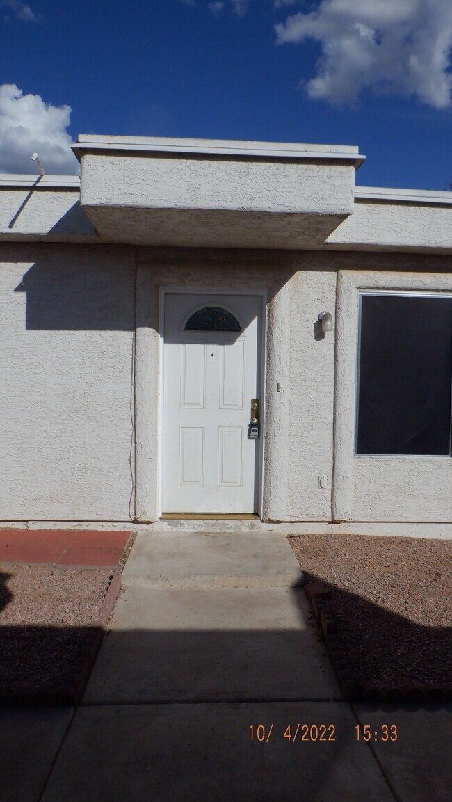 2151 N Meridian Rd Apache Junction, AZ 85120 photo 3