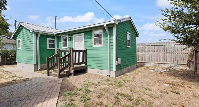 500 Tillery St Austin, TX 78702 photo 2