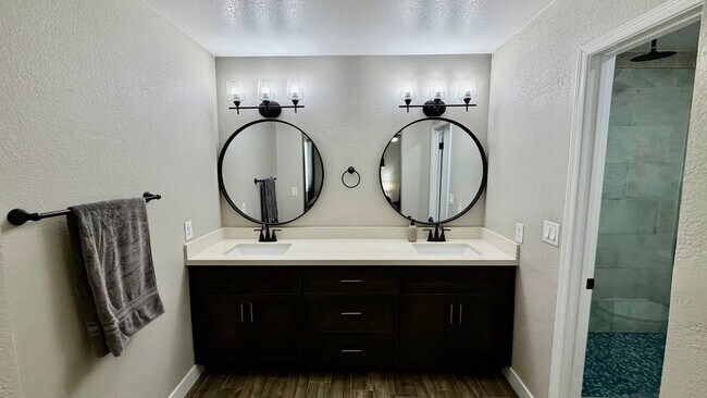 3757 W Joan De Arc Ave Phoenix, AZ 85029 photo 5