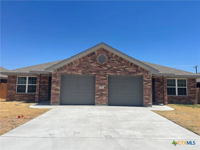 601 Lost Trl Copperas Cove, TX 76522 photo 2