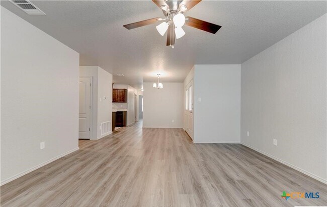 601 Lost Trl Copperas Cove, TX 76522 photo 4