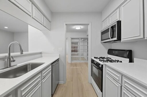 7920 Rockwood Ln Austin, TX 78757 photo 3