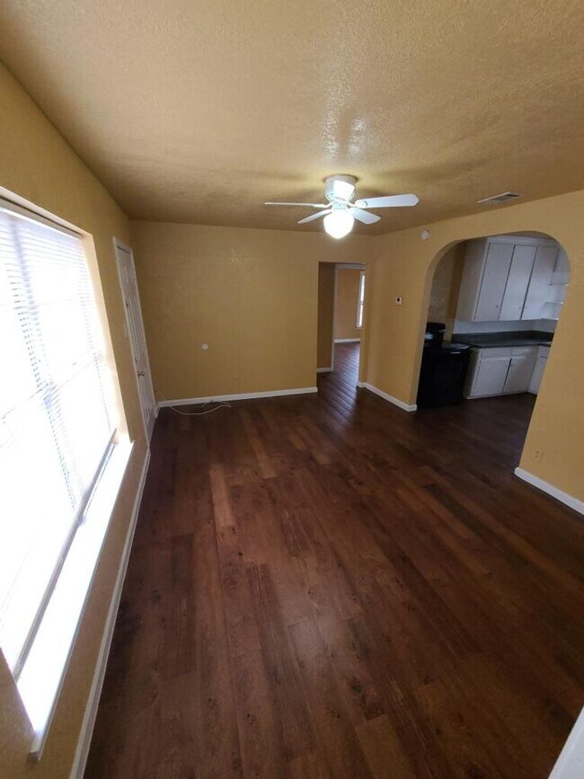 4928 Nolan Street, Fort Worth, TX 76119 photo 4