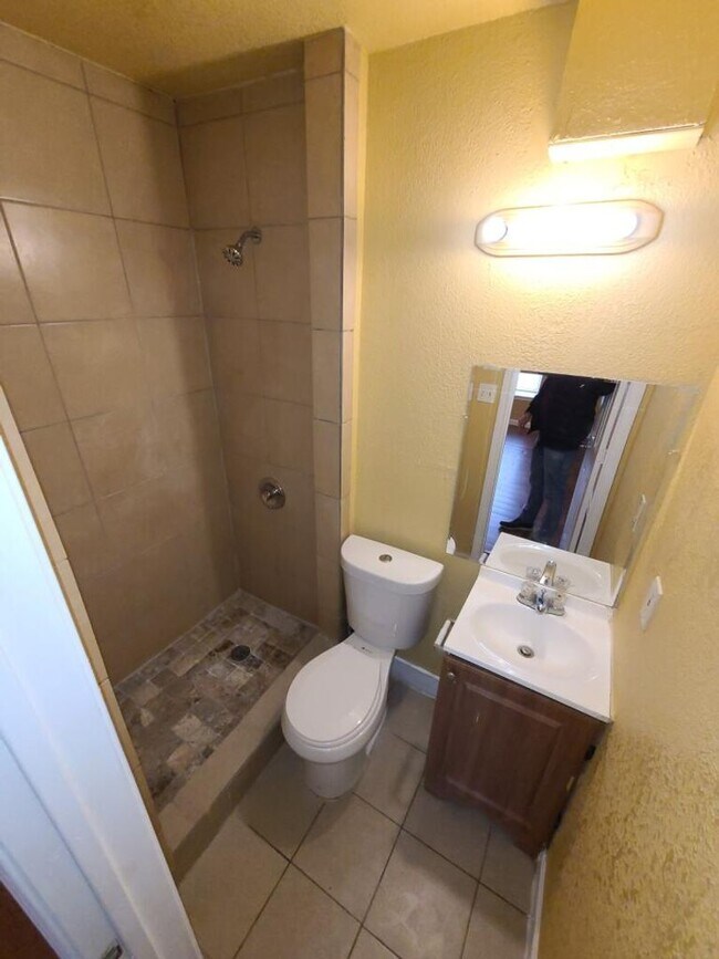 4928 Nolan Street, Fort Worth, TX 76119 photo 5