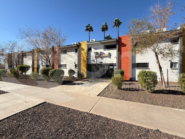 1422 N 5th St Phoenix, AZ 85004 photo 2