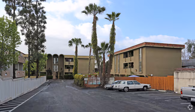 Centre Towers Apartments photo 4