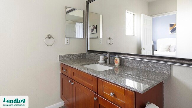 901 Lakeside Cir Lewisville, TX 75057 photo 2