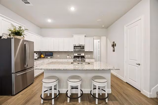 6500 Bold Ruler Lane, North Richland Hills, TX 76180 photo 4