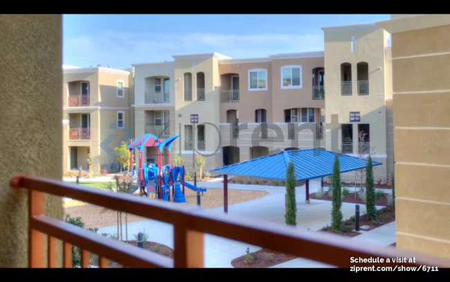 Unit 102 photo 5