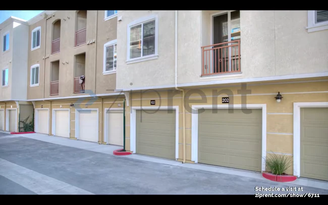 Unit 102 photo 4