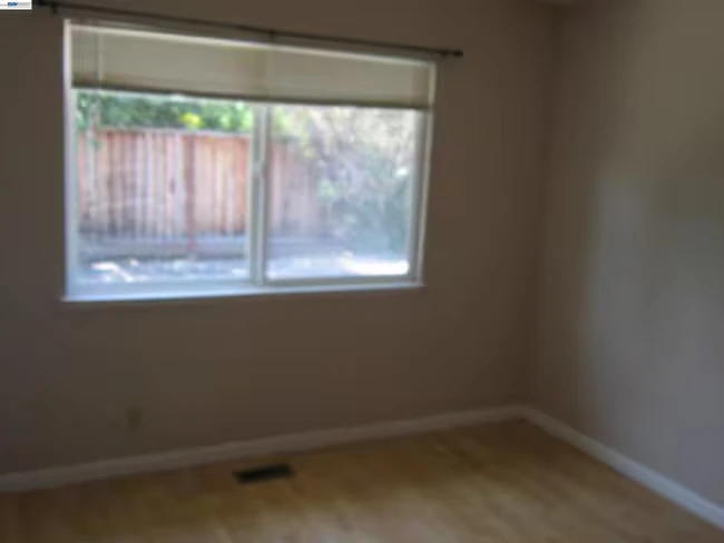 32215 Glenbrook St Union City, CA 94587 photo 5