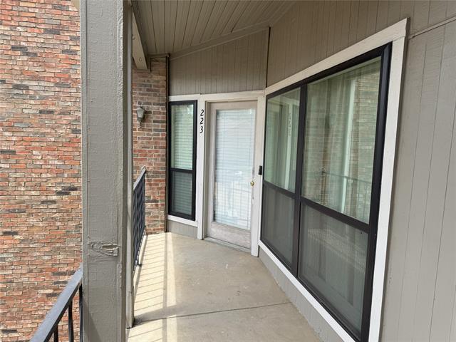 2736 Silver Creek Dr Arlington, TX 76006 photo 4