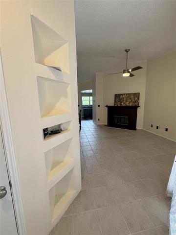2736 Silver Creek Dr Arlington, TX 76006 photo 5