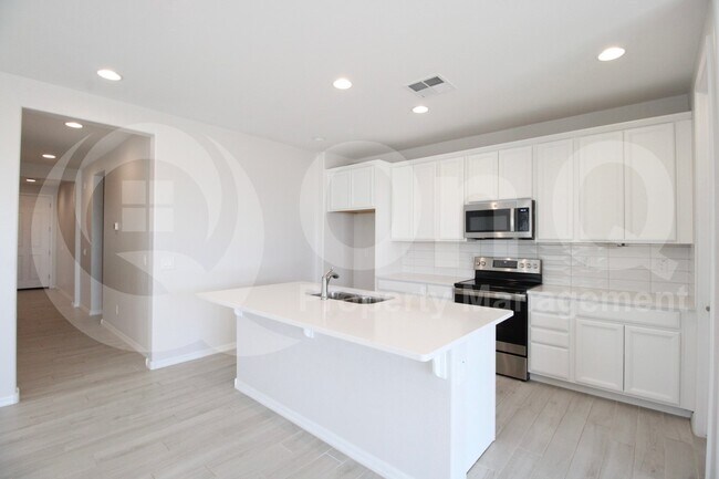 1033 W Shannons Way Coolidge, AZ 85128 photo 4