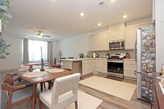 4554 Cypress Thorn Drive, Arlington, TX 76005 photo 4