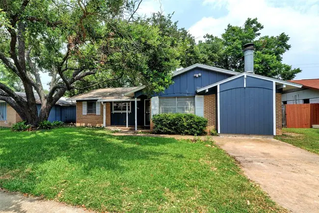 8310 Stillwood Ln Austin, TX 78757 photo 4