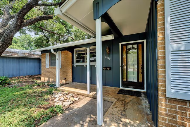 8310 Stillwood Ln Austin, TX 78757 photo 5