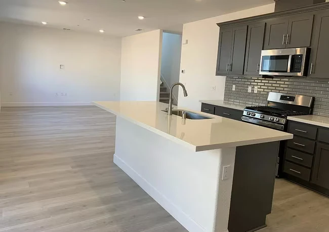 85 Savannah Ln Pittsburg, CA 94565 photo 5