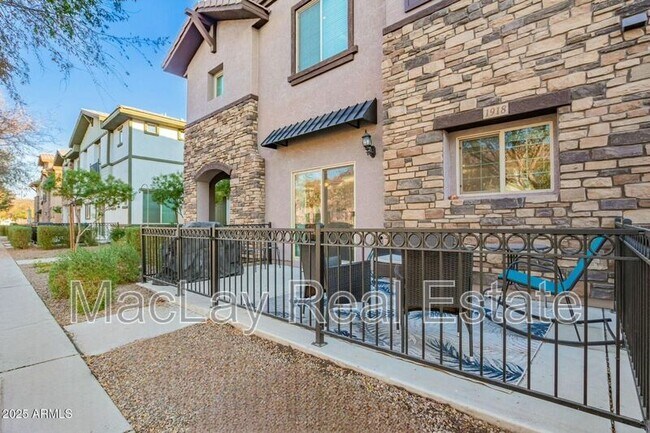 1918 E Bridgeport Pkwy Gilbert, AZ 85295 photo 2