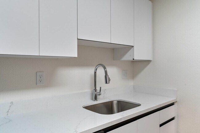 Maplewood Apartments photo 4