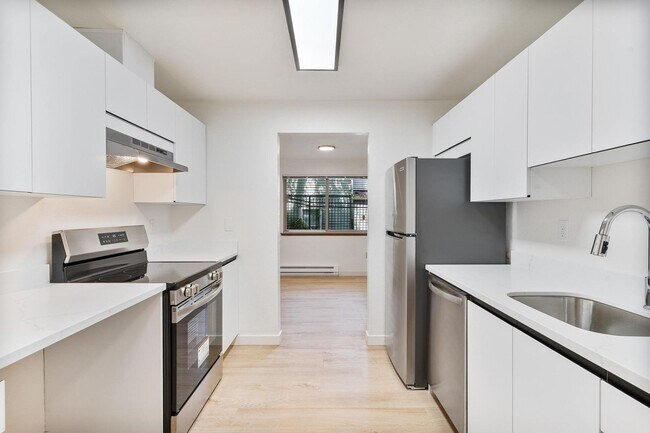 Maplewood Apartments photo 2