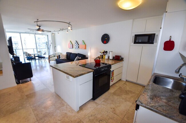 1730 Avenida Del Mundo Coronado, CA 92118 photo 4