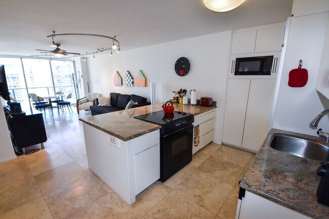 1730 Avenida Del Mundo Coronado, CA 92118 photo 2