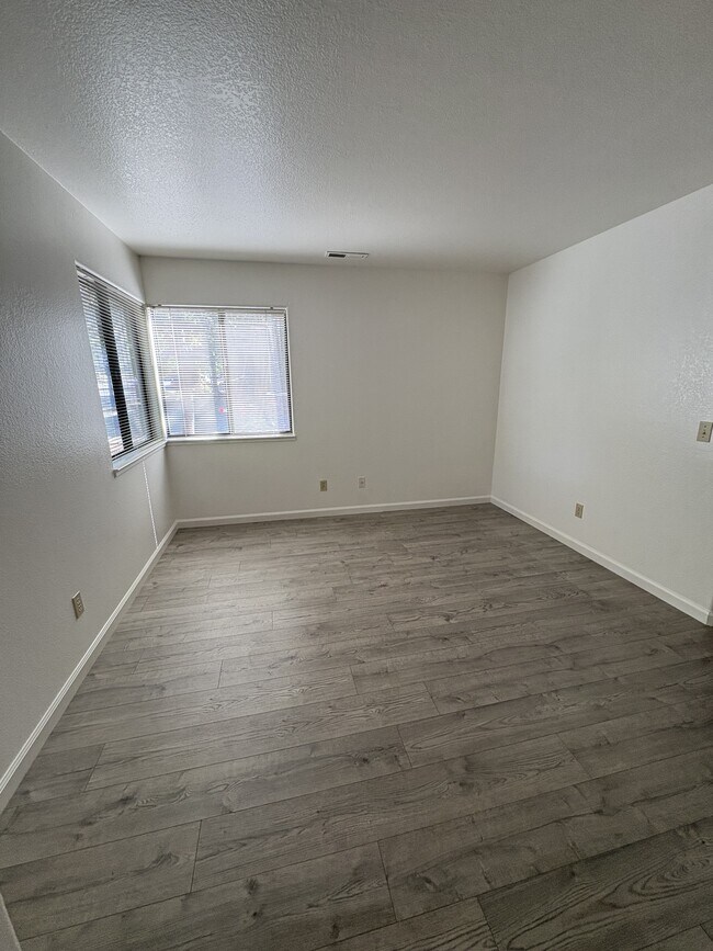 1748 Mount Olive Dr Santa Rosa, CA 95404 photo 3