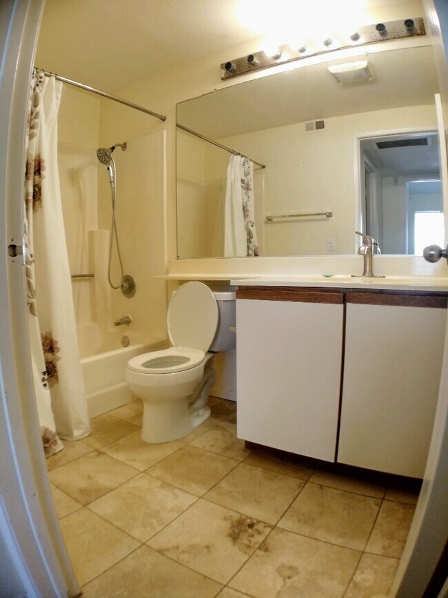 3927-80 Nobel Drive, San Diego, CA 92122 photo 4