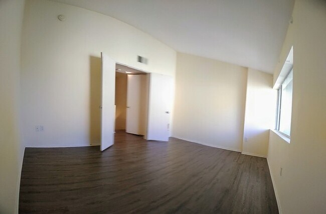 3927-80 Nobel Drive, San Diego, CA 92122 photo 3