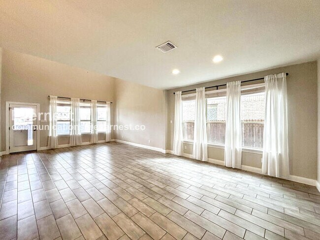 416 Spoleto Dr Liberty Hill, TX 78642 photo 5