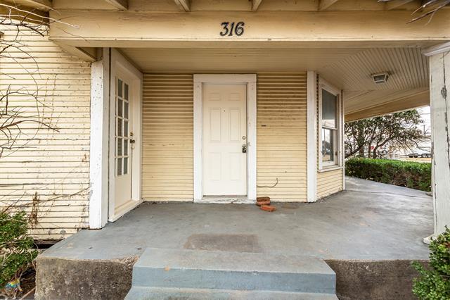 316 W Avenue A Garland, TX 75040 photo 4