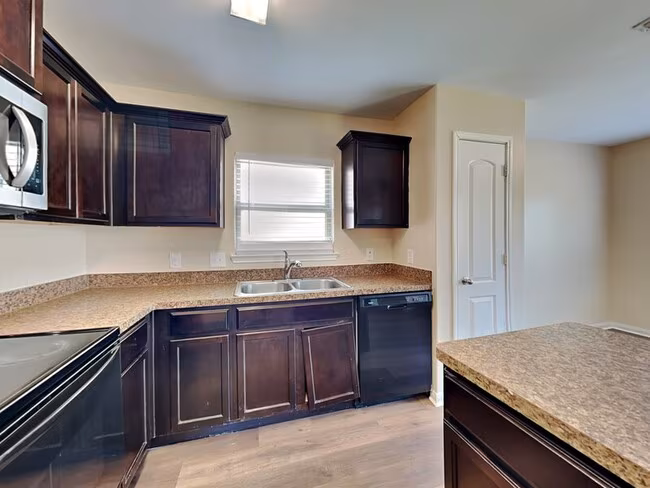 1334 Barrel Drive, Dallas, TX 75253 photo 5