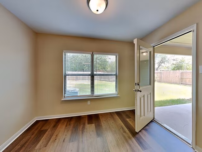1334 Barrel Drive, Dallas, TX 75253 photo 4