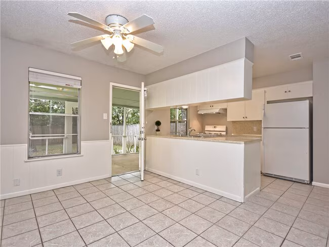 8406 Whittman Cove Austin, TX 78757 photo 5