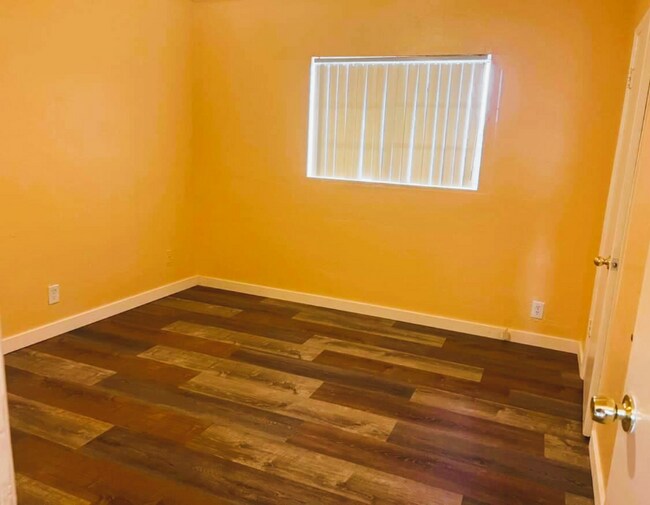 3002 E McKinley St Phoenix, AZ 85008 photo 5