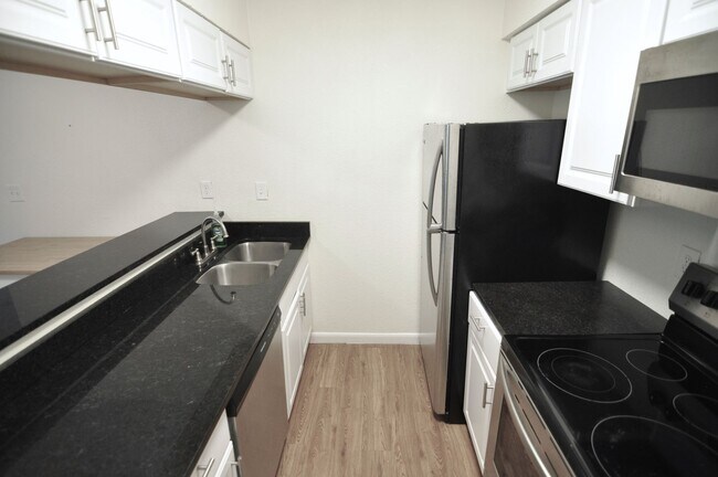 2207 Leon St Austin, TX 78705 photo 5