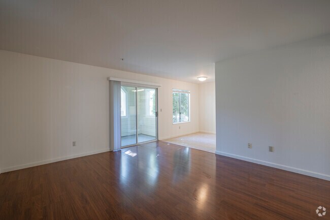 Cadillac Flats Apartments photo 3